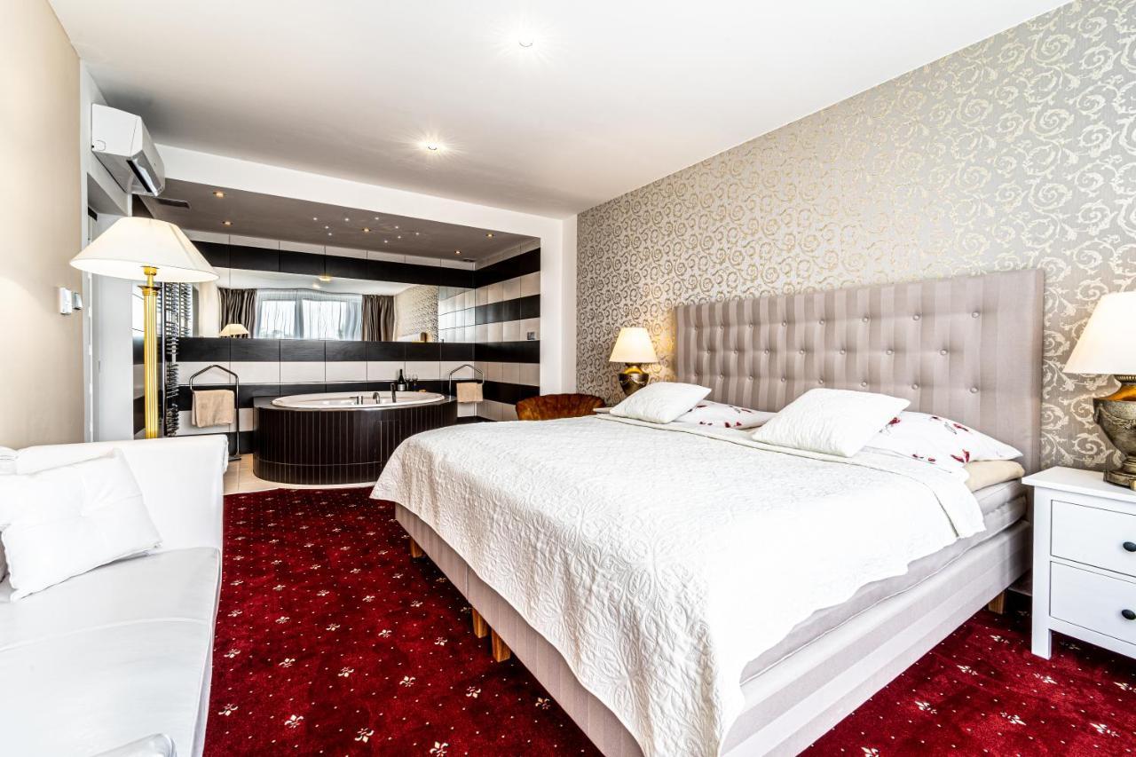 Hotel Fontana Brno Buitenkant foto