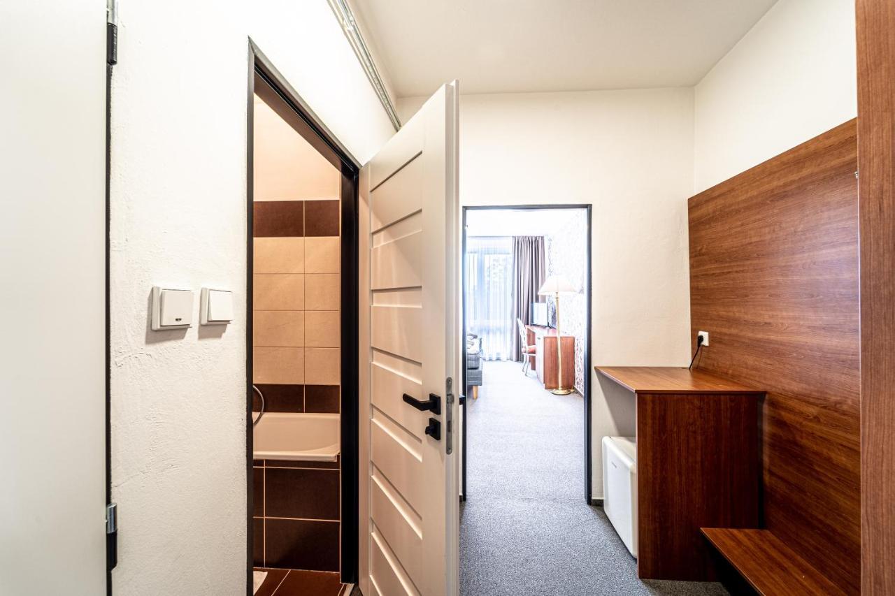 Hotel Fontana Brno Buitenkant foto