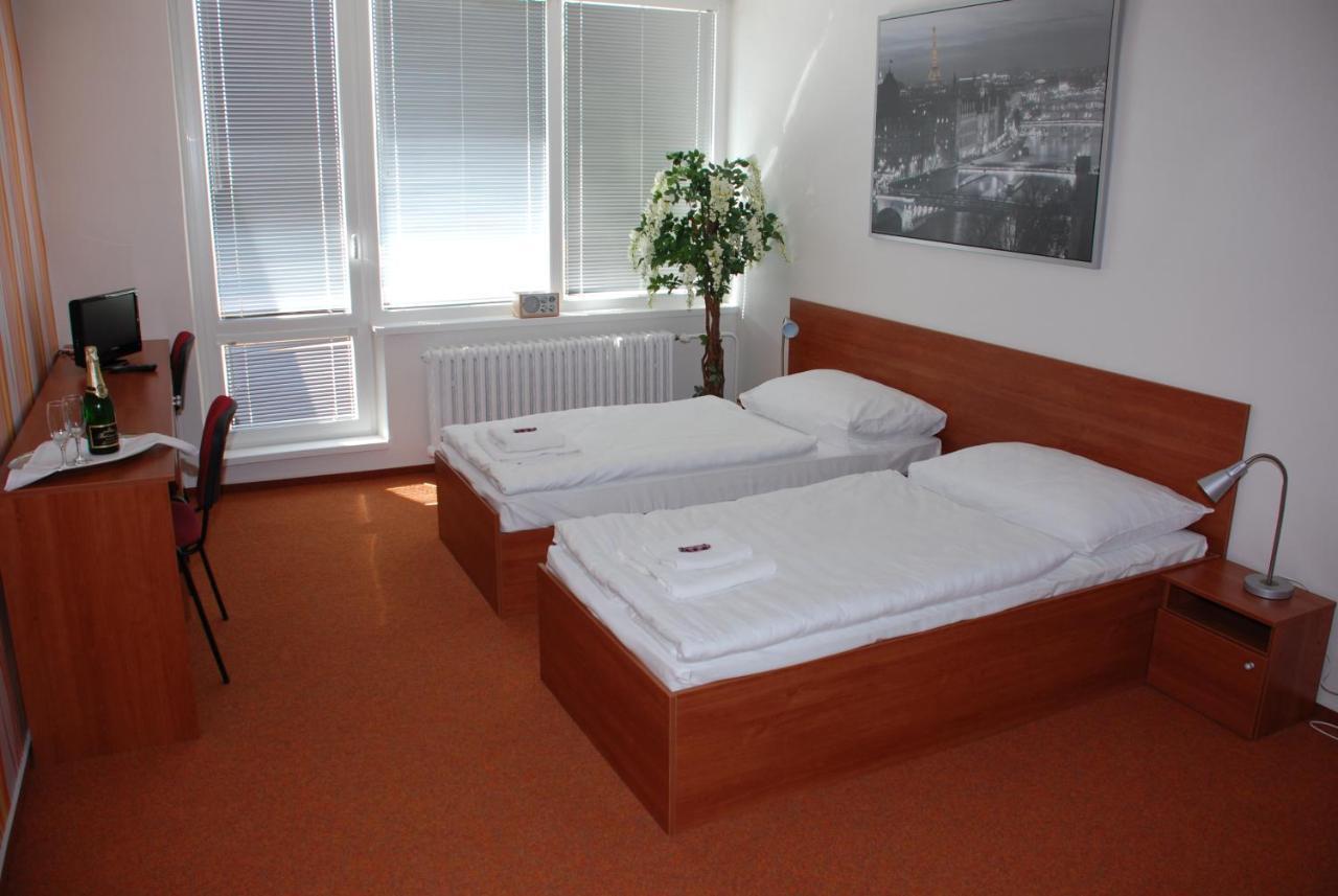 Hotel Fontana Brno Buitenkant foto